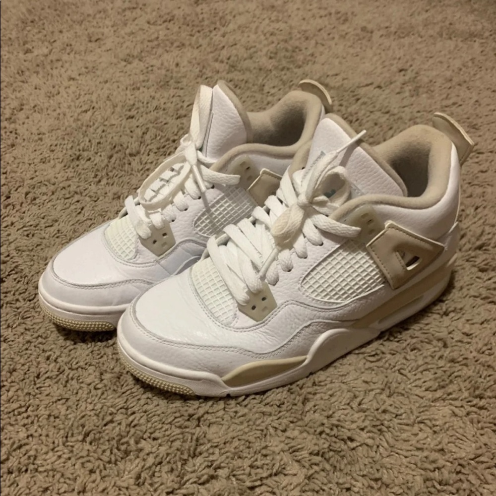 Jordan Retro 4 White & Beige